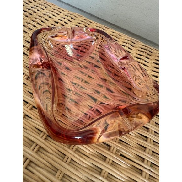 Vintage MCM Pink Iridescent Glass abstract Free form Ash Tray - Picture 5 of 8